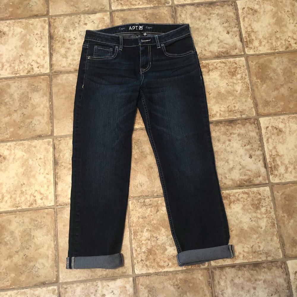 Size 2 Apt 9 capris.